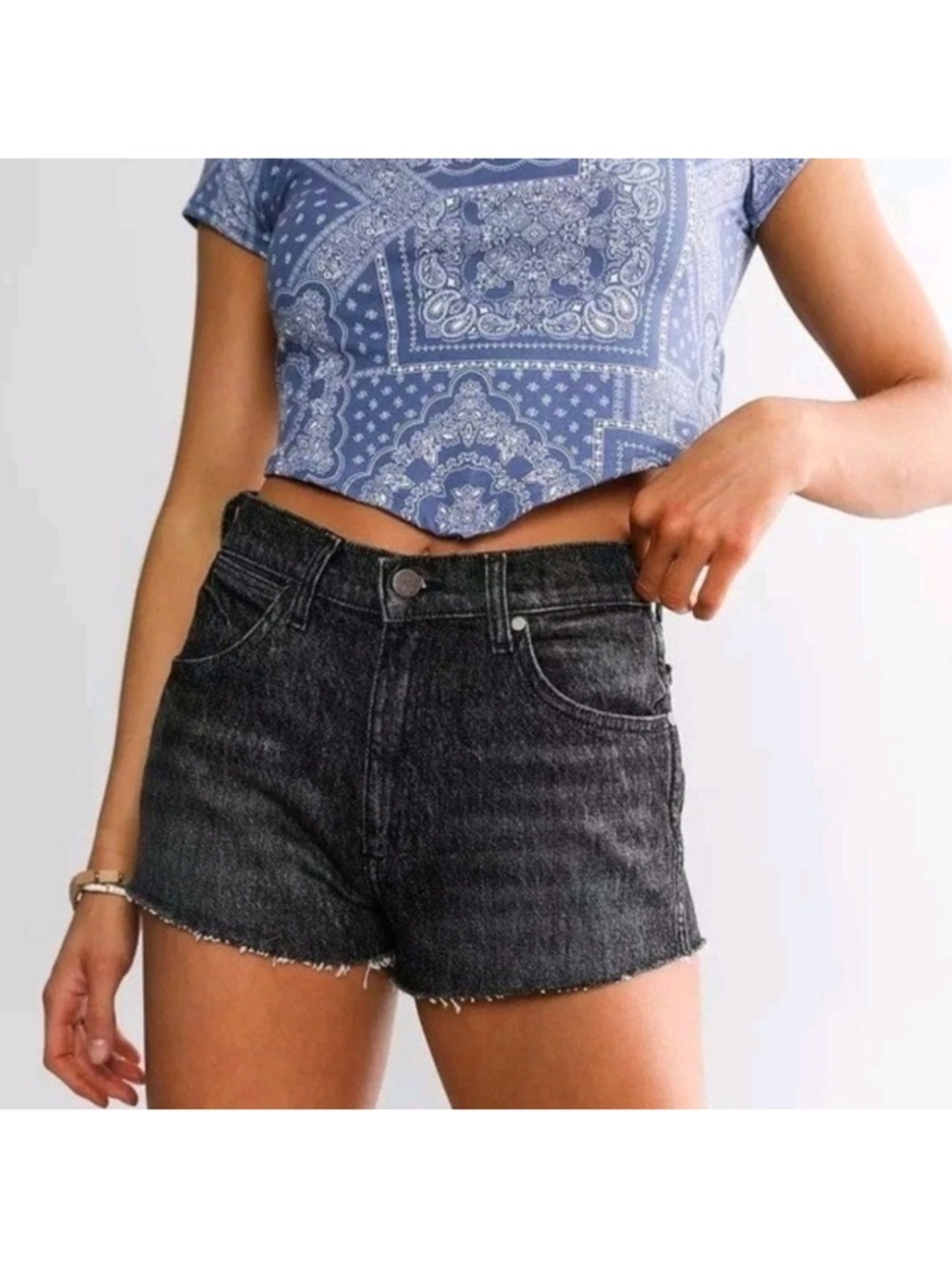 Wrangler Festival Shorts in Granite Denim Jeans Cutoff Raw Hem Size 26 NWT